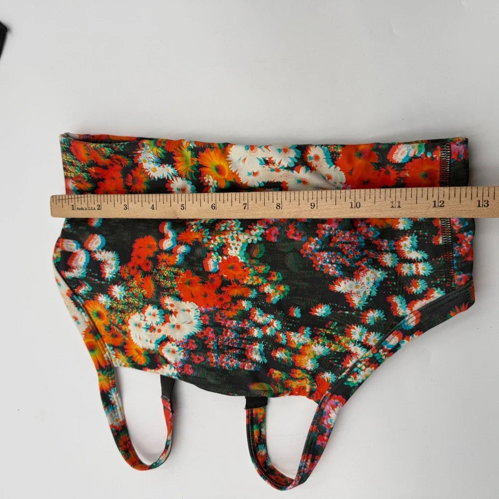 Aerie OFFLINE Goals Plunge Sports Bra 2698-1265 Black Floral Small Med Support